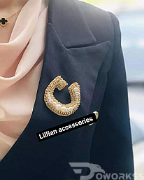 تصميم بروشات للالبسة(للبيع)